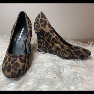 Vera Wang Lavender Label Wedges